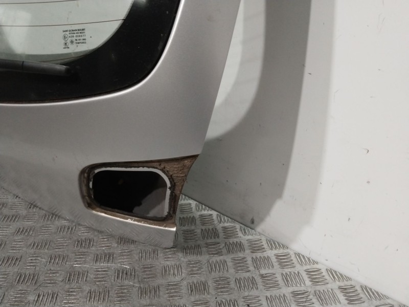 Recambio de porton trasero para mazda 3 (bk) 1.6 (bk14) referencia OEM IAM BP4L62020D  PLATA