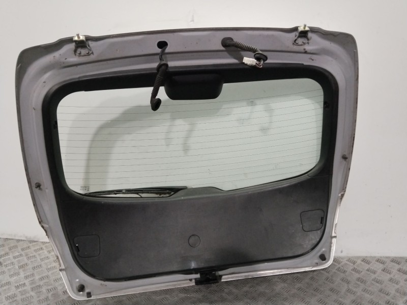 Recambio de porton trasero para mazda 3 (bk) 1.6 (bk14) referencia OEM IAM BP4L62020D  PLATA