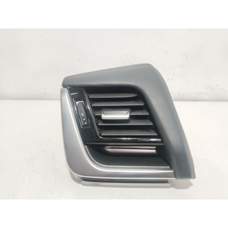 Recambio de aireador delantero izquierdo para nissan x-trail iii (t32_, t32r, t32rr) 1.3 dig-t referencia OEM IAM 682106RB0A  
