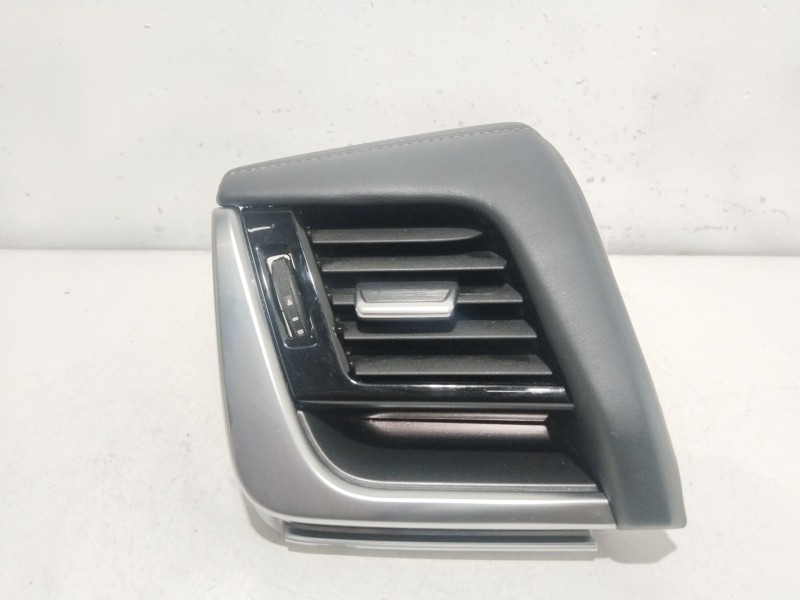 Recambio de aireador delantero izquierdo para nissan x-trail iii (t32_, t32r, t32rr) 1.3 dig-t referencia OEM IAM 682106RB0A  