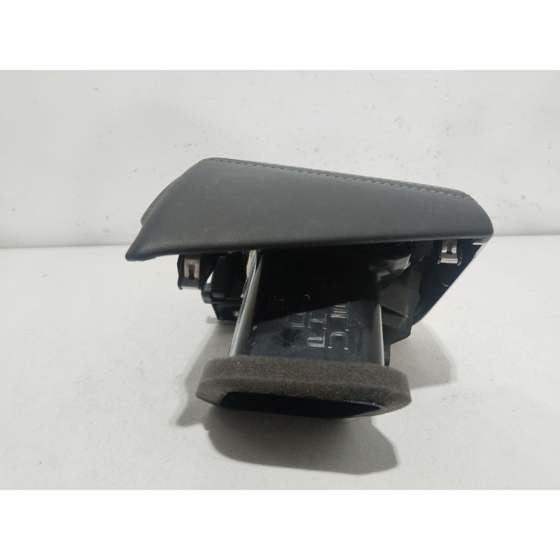 Recambio de aireador delantero izquierdo para nissan x-trail iii (t32_, t32r, t32rr) 1.3 dig-t referencia OEM IAM 682106RB0A  