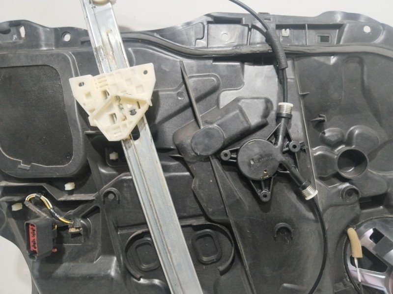 Recambio de elevalunas delantero derecho para mazda 3 berlina (bk) 1.6 crdt active referencia OEM IAM BP4K5897XG  