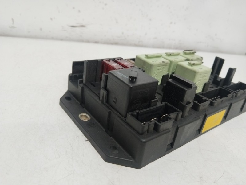 Recambio de caja reles / fusibles para land rover range rover (lm) td6 hse referencia OEM IAM YQE000350  