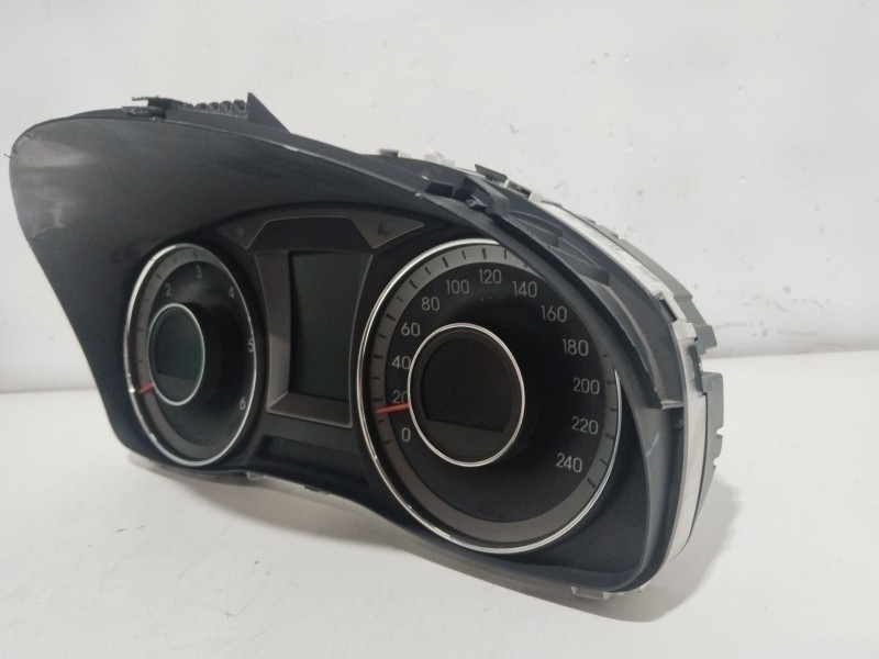 Recambio de cuadro instrumentos para hyundai i40 cab bluedrive referencia OEM IAM 940233Z560  