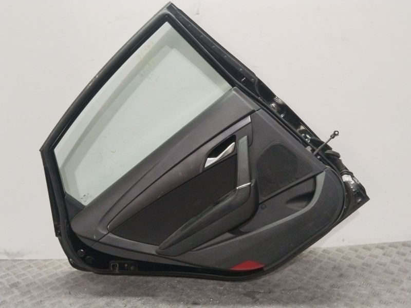 Recambio de puerta trasera izquierda para hyundai i40 cab bluedrive referencia OEM IAM 770033Z300  