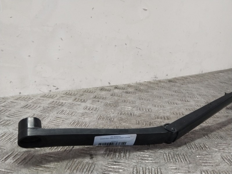 Recambio de brazo limpia delantero izquierdo para hyundai i40 cab bluedrive referencia OEM IAM V01R  