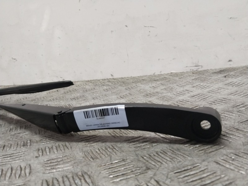 Recambio de brazo limpia delantero derecho para hyundai i40 cab bluedrive referencia OEM IAM V01L  