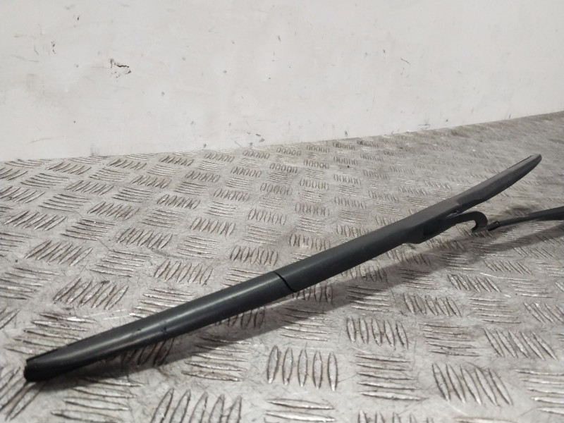 Recambio de brazo limpia delantero derecho para hyundai i40 cab bluedrive referencia OEM IAM V01L  