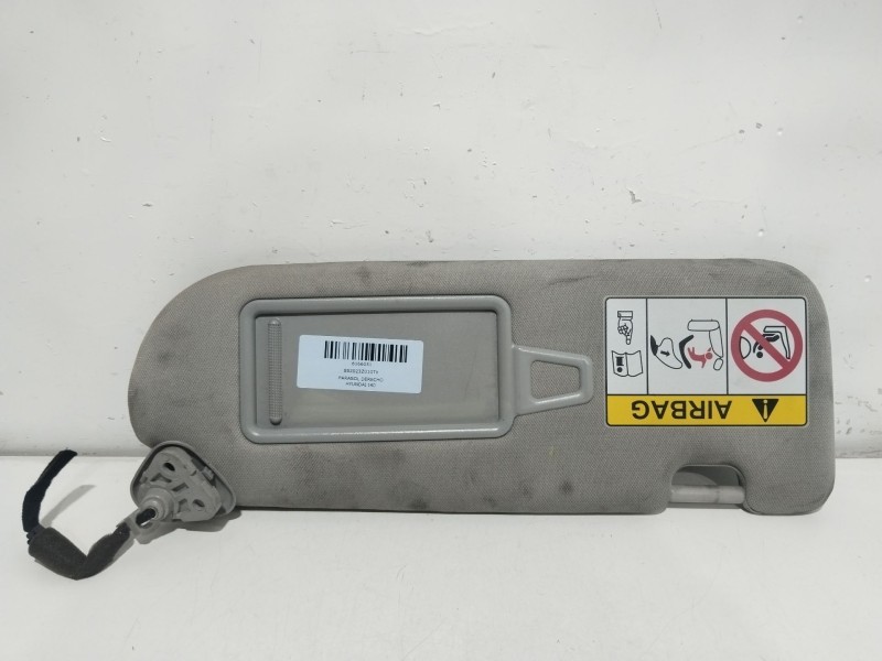 Recambio de parasol derecho para hyundai i40 cab bluedrive referencia OEM IAM 852023Z010TX  