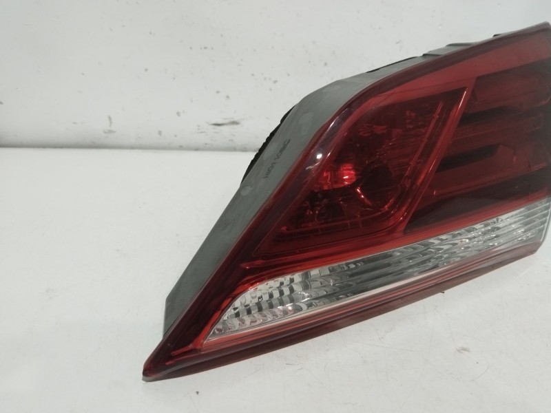 Recambio de piloto porton trasero derecho para hyundai i40 cab bluedrive referencia OEM IAM 924403Z600  