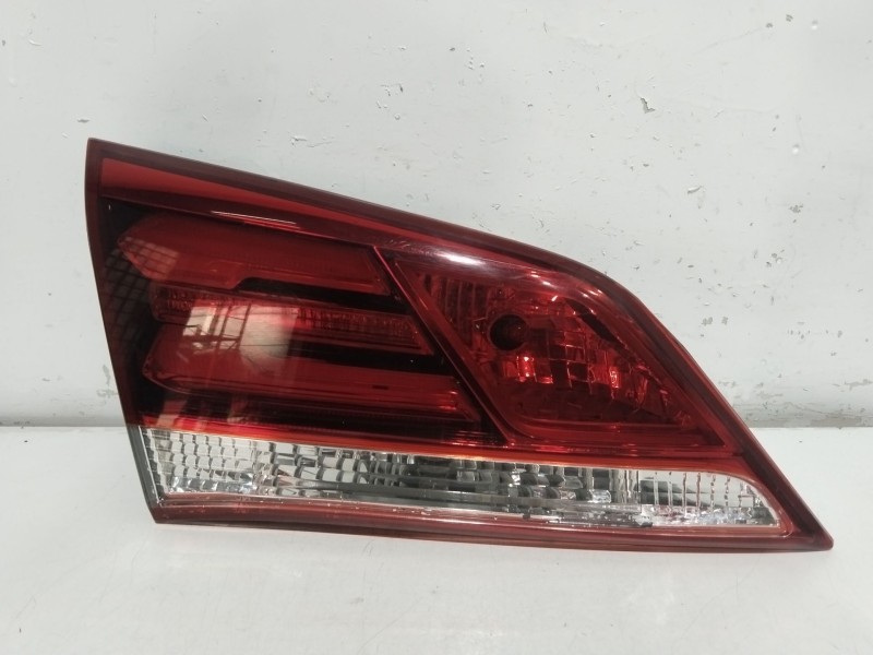 Recambio de piloto porton trasero izquierdo para hyundai i40 cab bluedrive referencia OEM IAM 924133Z300  