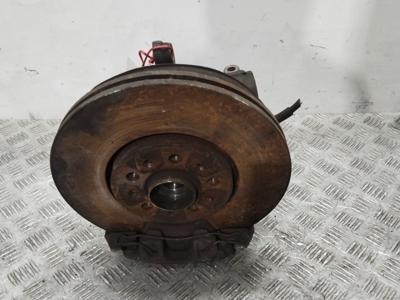 Recambio de mangueta delantera derecha para skoda rapid (nh3, nk3, nk6) 1.6 tdi referencia OEM IAM 6Q0407256S  