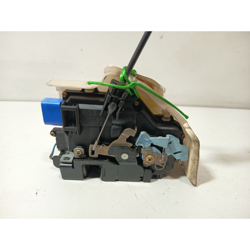 CERRADURA PUERTA DELANTERA DERECHA 3D1837016AC  - imagen 2