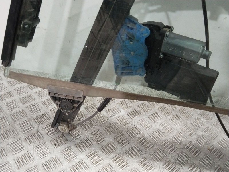 Recambio de elevalunas delantero izquierdo para audi a4 berlina (8e) 2.0 tdi 16v (103kw) referencia OEM IAM   