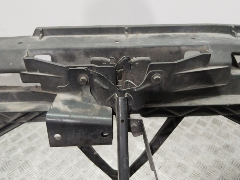 Recambio de panel frontal para mazda 3 (bk) 1.6 (bk14) referencia OEM IAM   