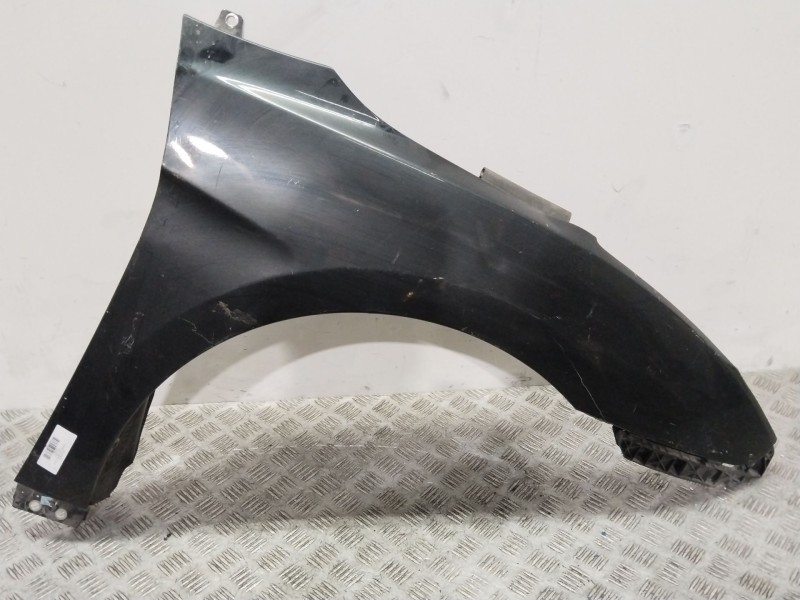 Recambio de aleta delantera derecha para hyundai i40 cab bluedrive referencia OEM IAM 663213Z000  NEGRO