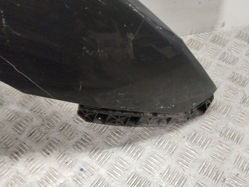 Recambio de aleta delantera derecha para hyundai i40 cab bluedrive referencia OEM IAM 663213Z000  NEGRO