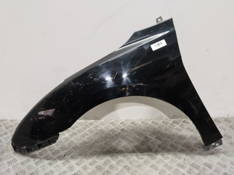 Recambio de aleta delantera izquierda para hyundai i40 cab bluedrive referencia OEM IAM 663113Z000  NEGRO