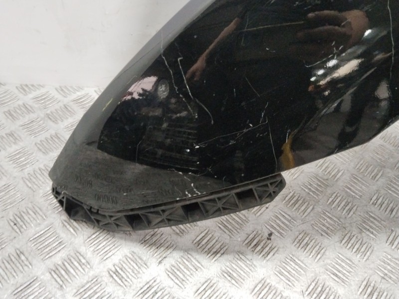 Recambio de aleta delantera izquierda para hyundai i40 cab bluedrive referencia OEM IAM 663113Z000  NEGRO