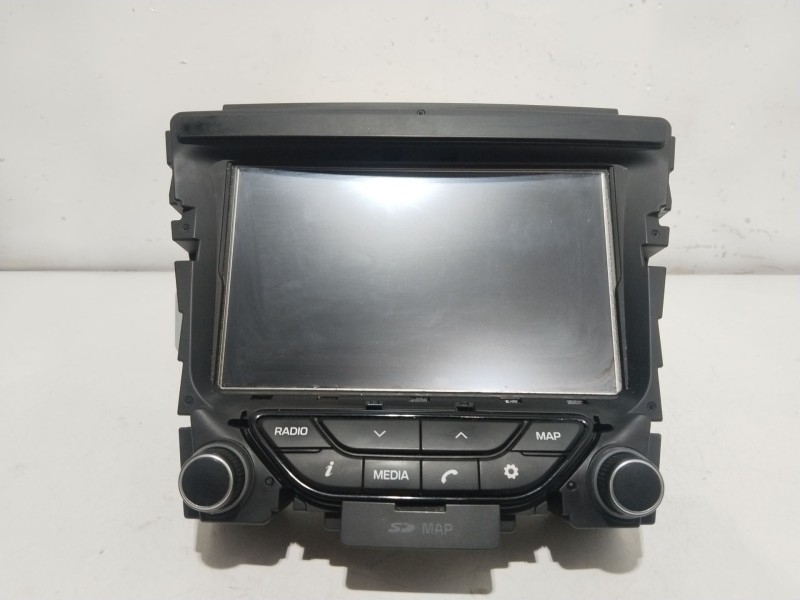 Recambio de sistema navegacion gps para hyundai i40 cab bluedrive referencia OEM IAM   