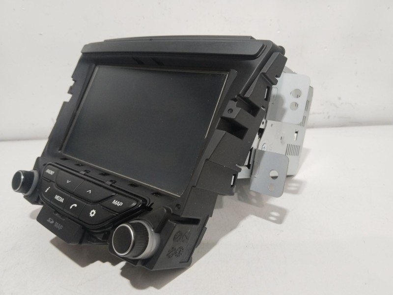 Recambio de sistema navegacion gps para hyundai i40 cab bluedrive referencia OEM IAM   