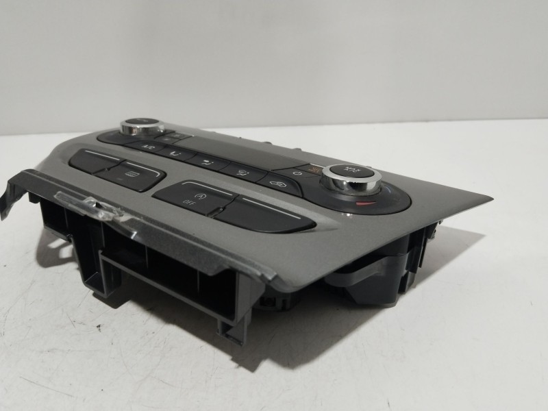 Recambio de mando calefaccion / aire acondicionado para ford focus lim. (cb8) trend referencia OEM IAM BM5T18C612CG  