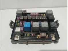Recambio de caja reles / fusibles para ssangyong rodius i 2.7 xdi referencia OEM IAM 8211021000  