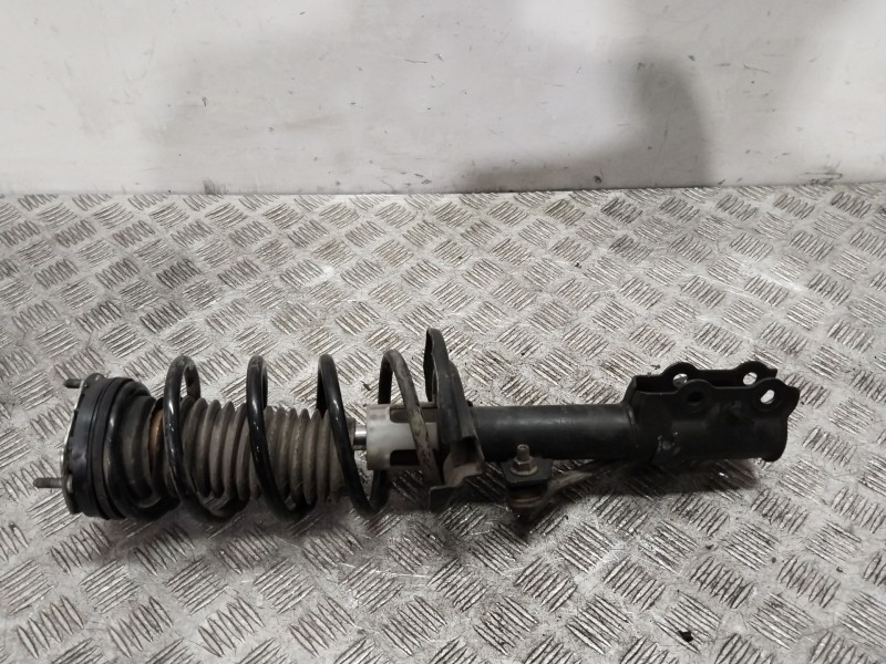 Recambio de amortiguador delantero derecho para ford fiesta (cb1) ghia referencia OEM IAM 8V5118045BF  