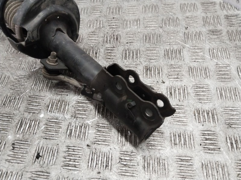 Recambio de amortiguador delantero derecho para ford fiesta (cb1) ghia referencia OEM IAM 8V5118045BF  