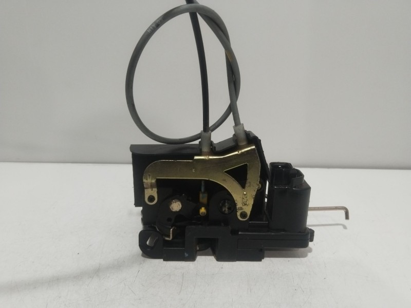 Recambio de cerradura puerta delantera derecha para ssangyong rodius i 2.7 xdi referencia OEM IAM 7122021004  