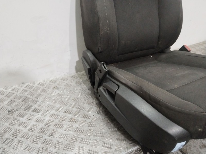 Recambio de asiento delantero derecho para opel insignia a (g09) 2.0 cdti (68) referencia OEM IAM   