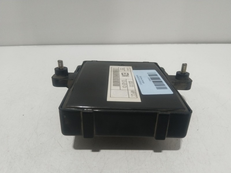 Recambio de faro izquierdo para ssangyong rodius i 2.7 xdi referencia OEM IAM 8310121201 EDX 82320-21031 