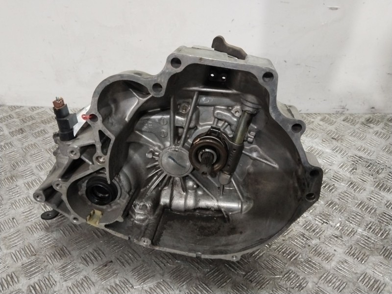 Recambio de caja cambios para nissan primera hatchback (p11) 2.0 td referencia OEM IAM 320102J624  