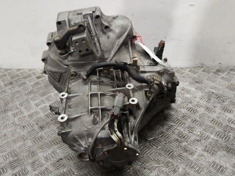Recambio de caja cambios para nissan primera hatchback (p11) 2.0 td referencia OEM IAM 320102J624  