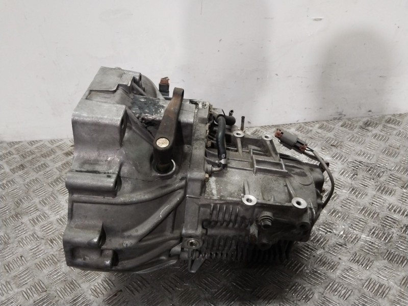 Recambio de caja cambios para nissan primera hatchback (p11) 2.0 td referencia OEM IAM 320102J624  