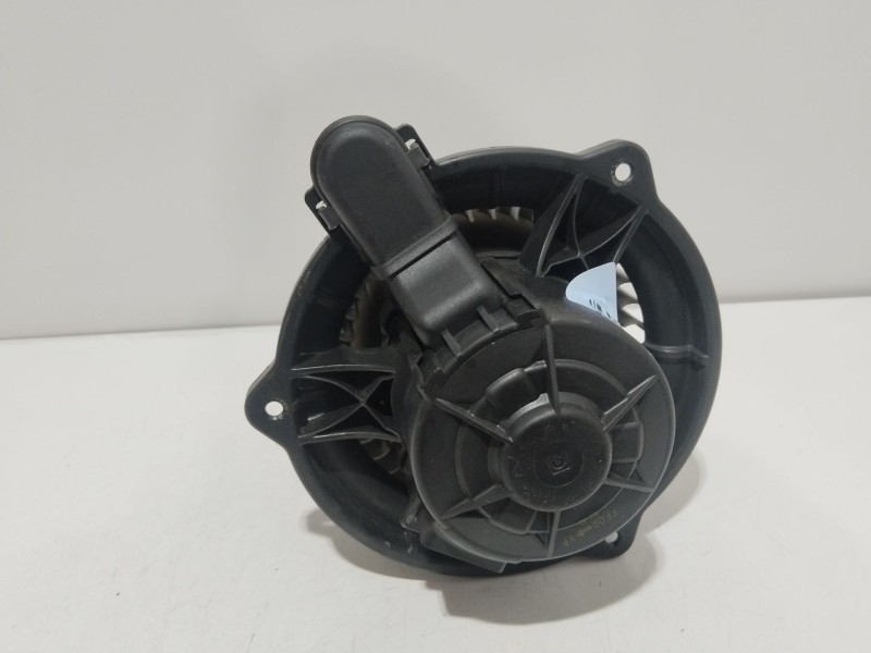Recambio de motor calefaccion para hyundai i30 (fd) 1.6 crdi referencia OEM IAM 97113A4000  