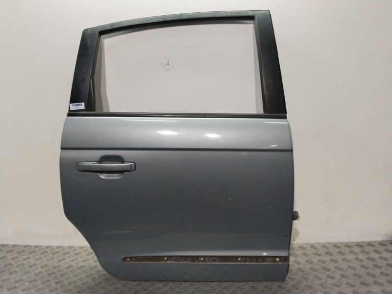 Recambio de puerta trasera derecha para ssangyong rodius i 2.7 xdi referencia OEM IAM 6300421101  