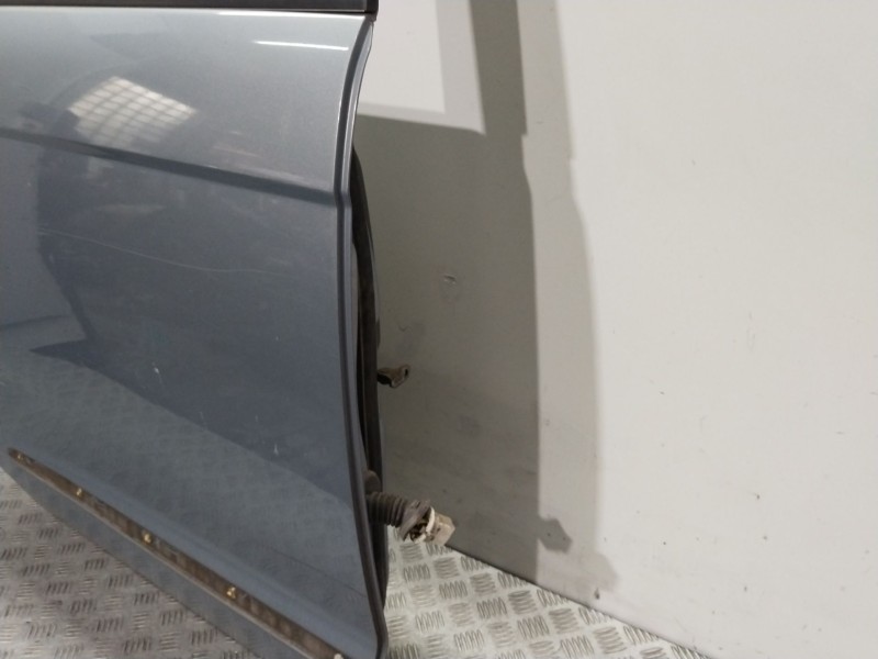 Recambio de puerta trasera derecha para ssangyong rodius i 2.7 xdi referencia OEM IAM 6300421101  