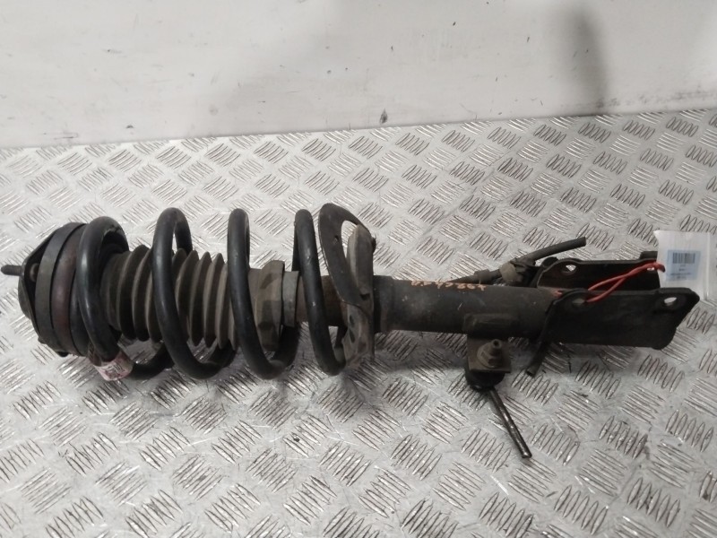 Recambio de amortiguador delantero derecho para dodge journey 2.0 crd referencia OEM IAM 68039642AA  