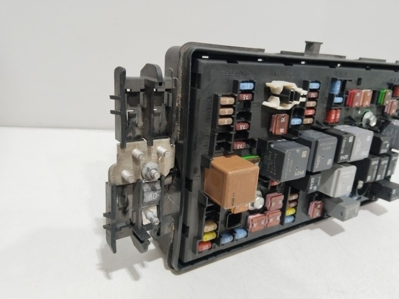 Recambio de caja reles / fusibles para opel insignia a (g09) 2.0 cdti (68) referencia OEM IAM 13277318  