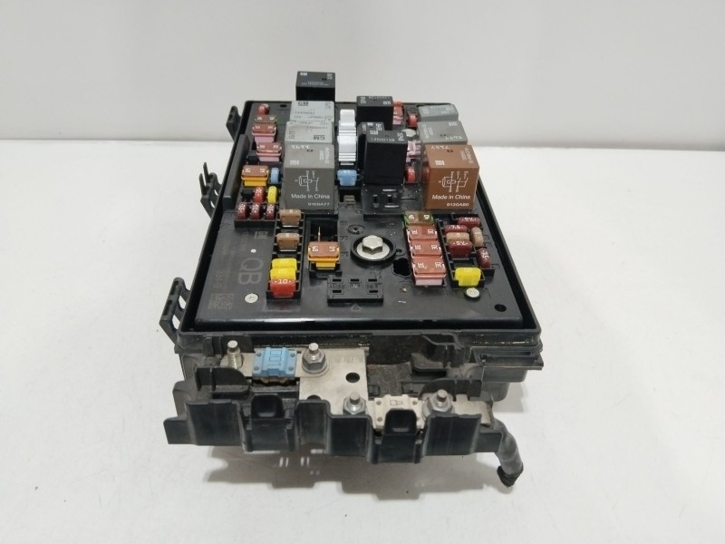 Recambio de caja reles / fusibles para opel astra j (p10) 1.7 cdti (68) referencia OEM IAM 13302310  