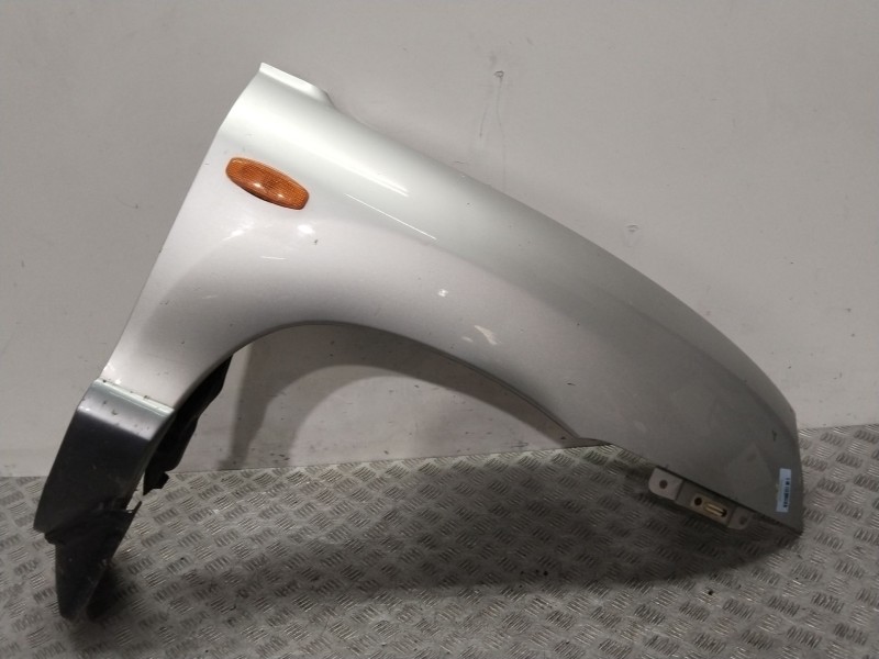 Recambio de aleta delantera derecha para hyundai santa fé i (sm) 2.4 16v referencia OEM IAM 6632126270  