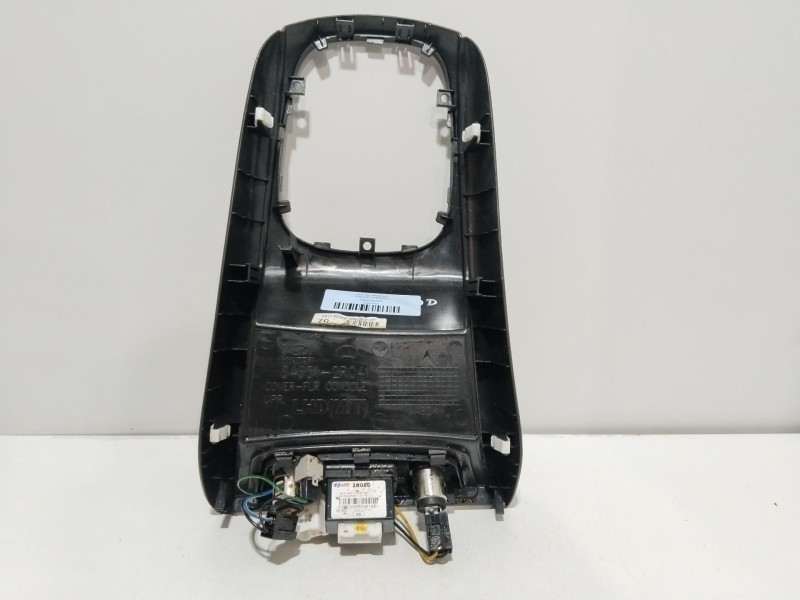Recambio de consola central para hyundai i30 (fd) 1.6 crdi referencia OEM IAM 846502R060 846512R041 