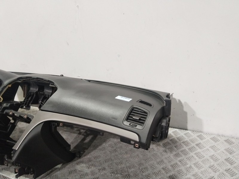 Recambio de salpicadero para opel insignia a (g09) 2.0 cdti (68) referencia OEM IAM 13275639  