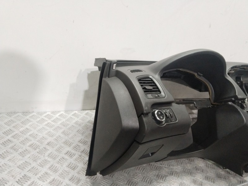 Recambio de salpicadero para opel insignia a (g09) 2.0 cdti (68) referencia OEM IAM 13275639  