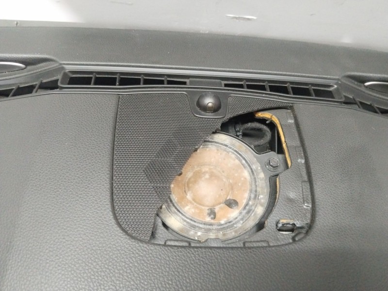 Recambio de salpicadero para opel insignia a (g09) 2.0 cdti (68) referencia OEM IAM 13275639  