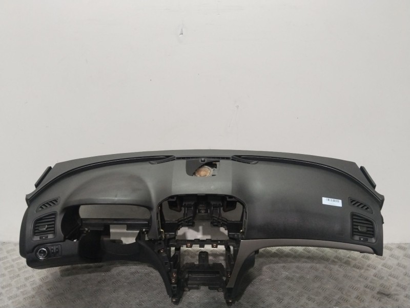 Recambio de salpicadero para opel insignia a (g09) 2.0 cdti (68) referencia OEM IAM 13275639  