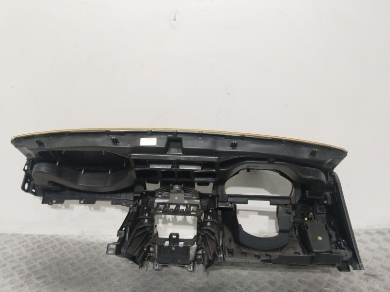 Recambio de salpicadero para opel insignia a (g09) 2.0 cdti (68) referencia OEM IAM 13275639  