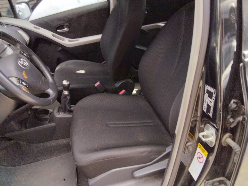 toyota yaris (_p9_) del año 2009