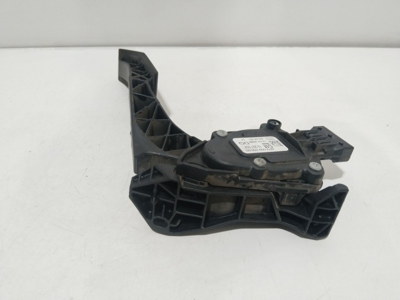 Recambio de pedal acelerador para opel insignia a (g09) 2.0 cdti (68) referencia OEM IAM 13237352  